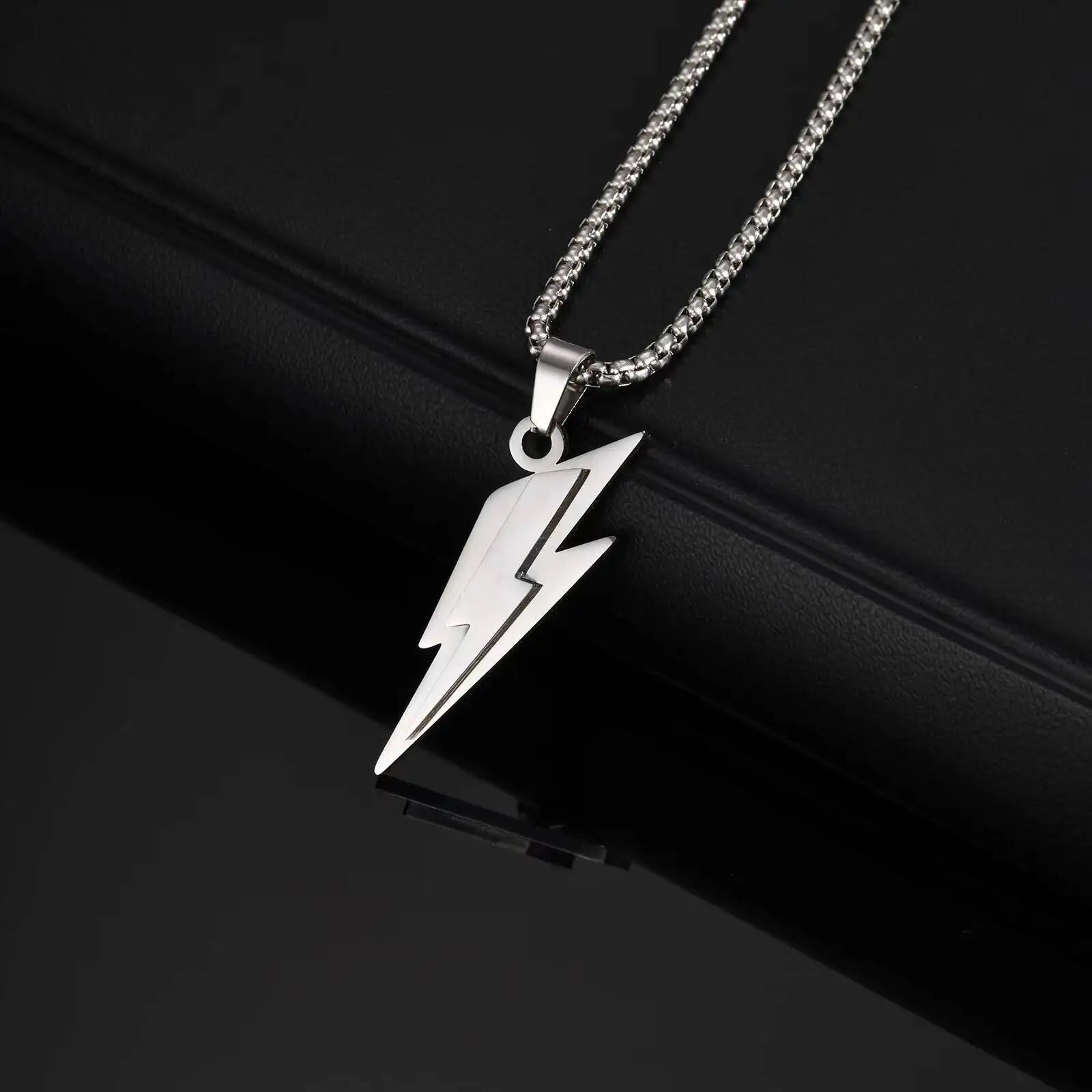 Vnox Stainless Steel Lightning Pendant Necklace, 60cm Box Chain with Lobster Clasp, Punk Waterproof Jewelry Gift for Men Women